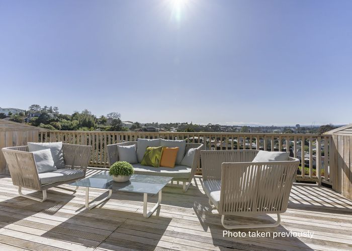  at 2/8 Havana Place, Glenfield, North Shore City, Auckland