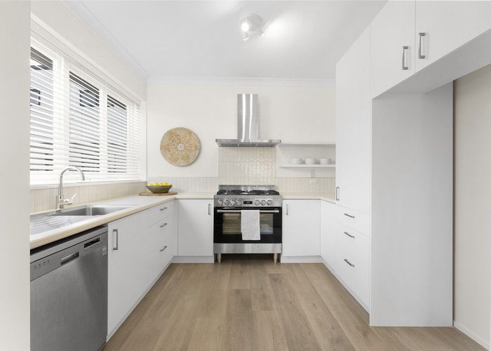  at 35 Upjohn Street, Brooklands, New Plymouth, Taranaki