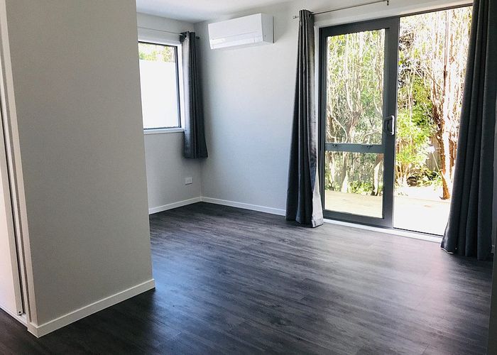  at 8B Paris Place, Birkenhead, North Shore City, Auckland