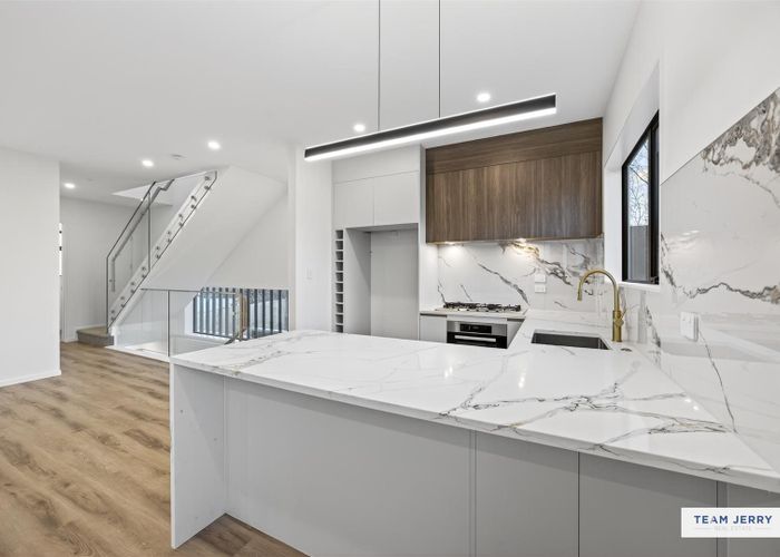  at 27 Jandell Crescent, Bucklands Beach, Manukau City, Auckland