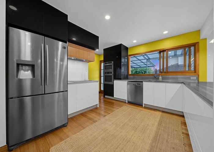  at 11 Bradbury Road, Botany Downs, Manukau City, Auckland