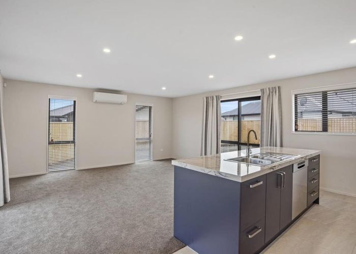  at 6 Cronin Close, Lincoln, Lincoln