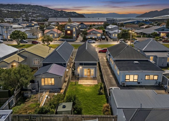  at 138 Rongotai Road, Kilbirnie, Wellington, Wellington