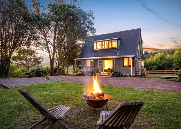  at 33d Landing Road, Titirangi, Waitakere City, Auckland