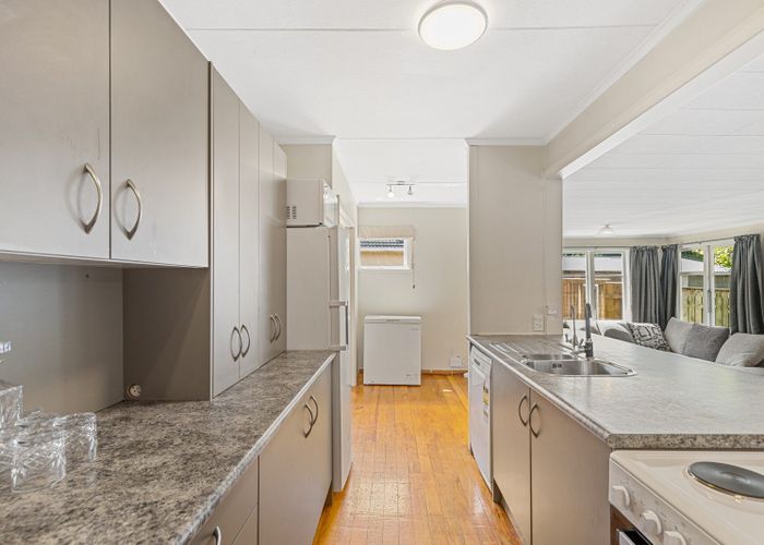  at 9 Lewis Place, Highbury, Palmerston North