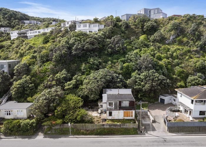  at 354 The Esplanade, Island Bay, Wellington