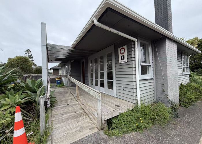  at 102 Lincoln Road, Henderson, Waitakere City, Auckland