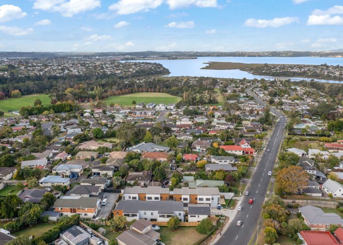  at 9/196 Royal Road, Massey, Waitakere City, Auckland