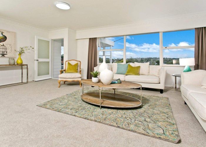  at 34 Velma Road, Hillcrest, Auckland
