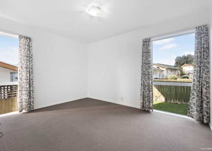  at 2/91 Diana Drive, Glenfield, Auckland
