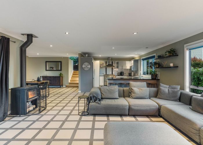 For sale 168 Kittiwake Drive, Schnapper Rock, North Shore City