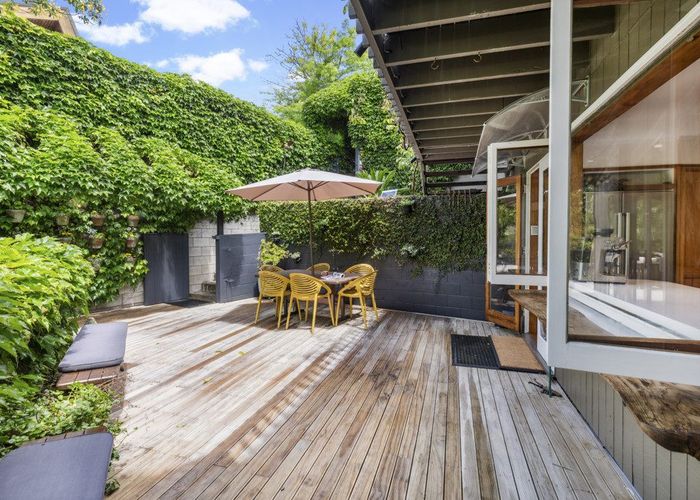  at 16 Colmar Road, Mellons Bay, Auckland