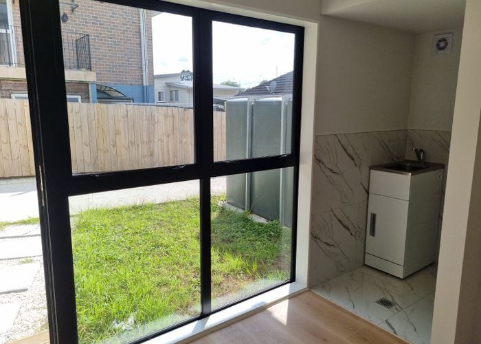  at 5/25 Crawford Avenue, Mangere Bridge, Manukau City, Auckland