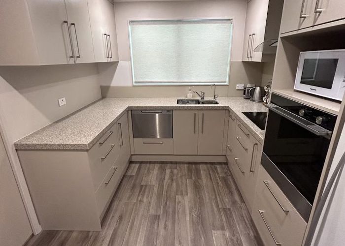  at 25 Galloway Crescent, Farm Cove, Manukau City, Auckland