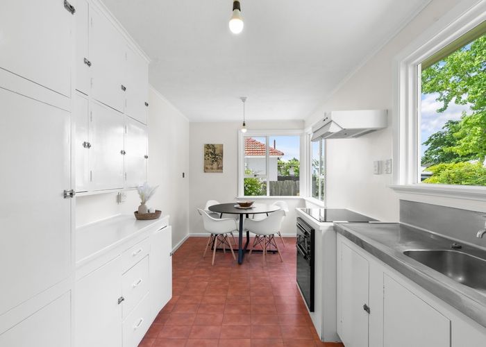  at 141 Aorangi Road, Bryndwr, Christchurch