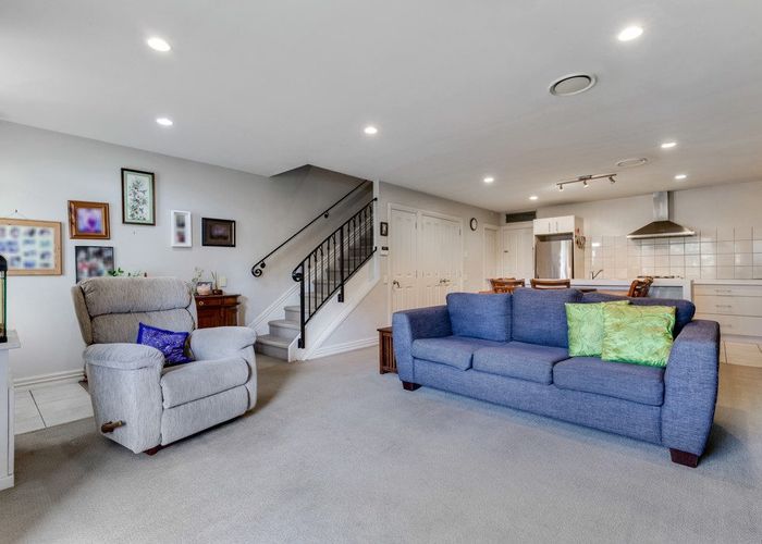  at 8 Leneford Drive, East Tamaki, Manukau City, Auckland