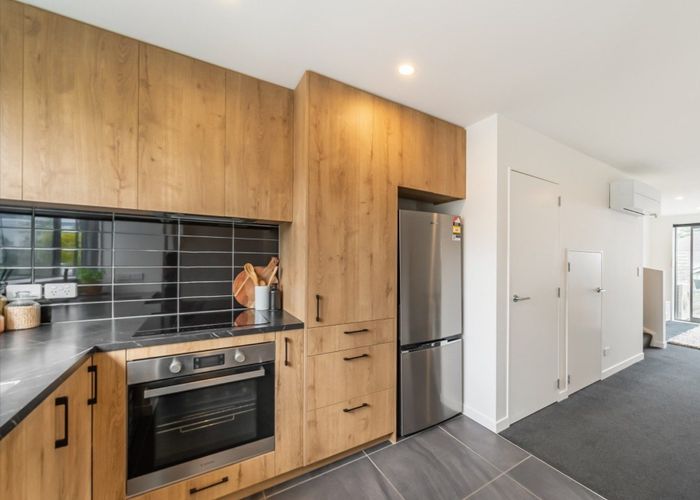  at 15 Te Ara O Te Amo Hohipene, Petone, Lower Hutt