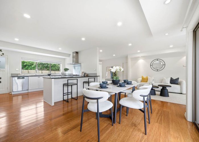  at 8 Albany Highway, Unsworth Heights, North Shore City, Auckland