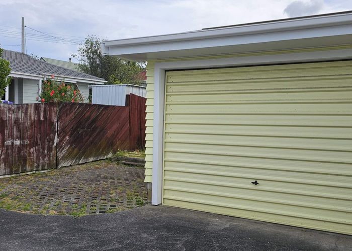  at 3 Marlene Avenue, Te Atatu South, Waitakere City, Auckland