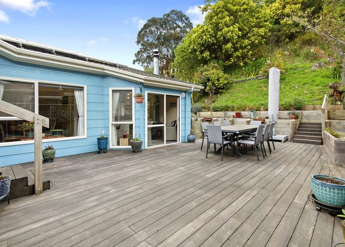  at 52 Peterhouse Street, Tawa, Wellington