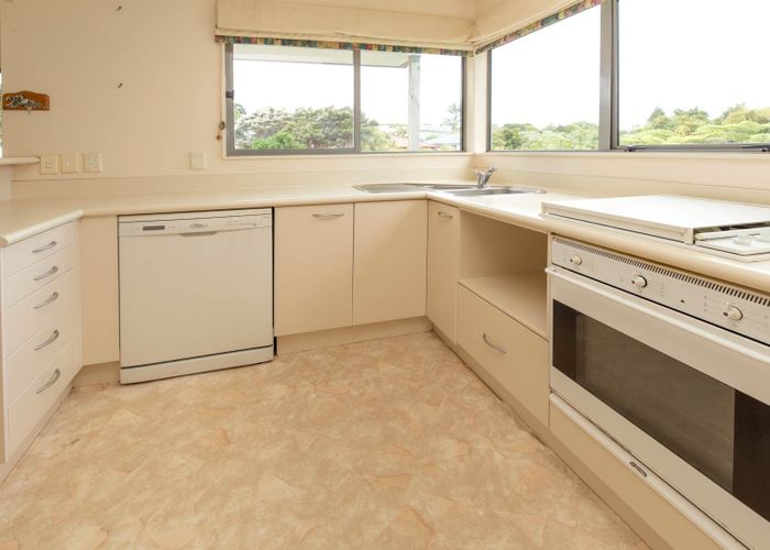  at 2 Logan Lane, Stanmore Bay, Rodney, Auckland