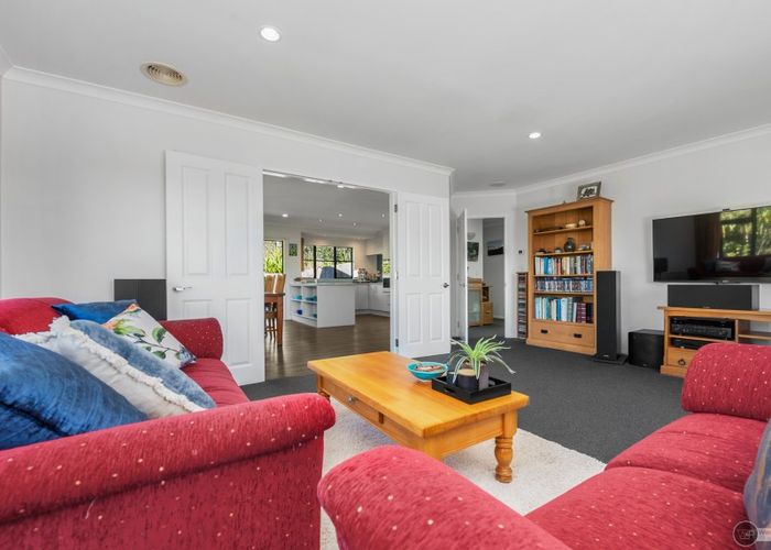  at 9 Fernridge Way, Tirohanga, Lower Hutt