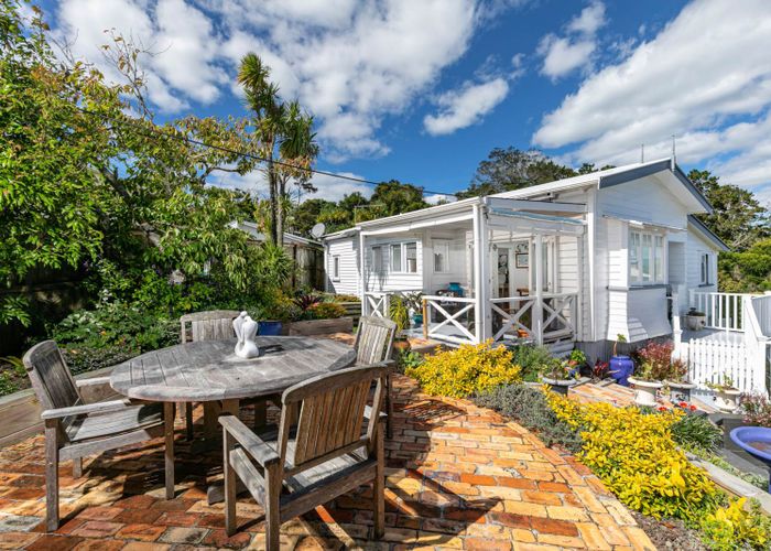  at 8 Marae Road, Greenhithe, Auckland