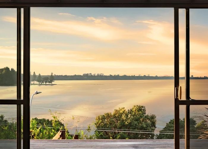  at Welcome Bay, Tauranga, Bay Of Plenty