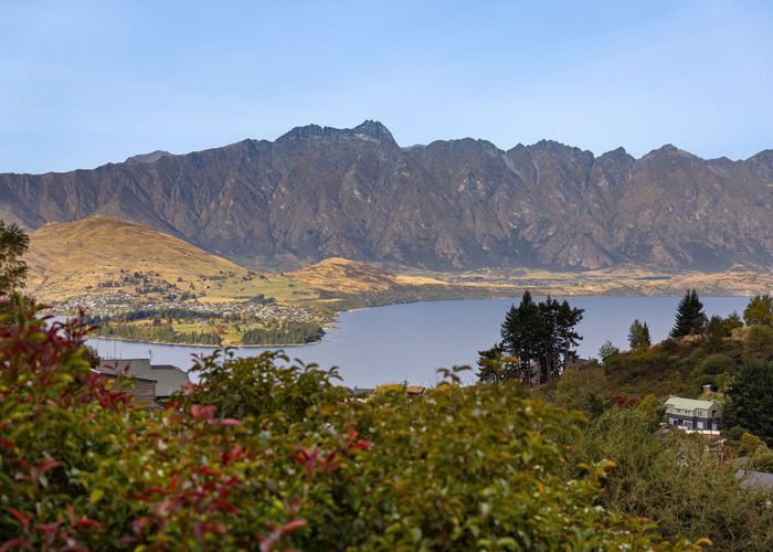  at 2A Bird Place, Sunshine Bay, Queenstown-Lakes, Otago