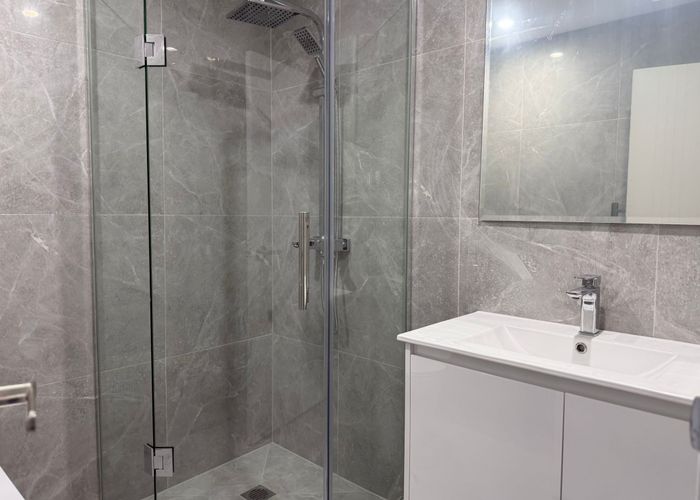  at 2/163 Bradbury road, Botany Downs, Manukau City, Auckland