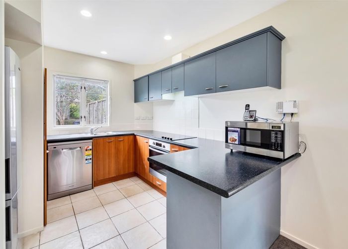  at 73 Winery Way, Henderson, Waitakere City, Auckland