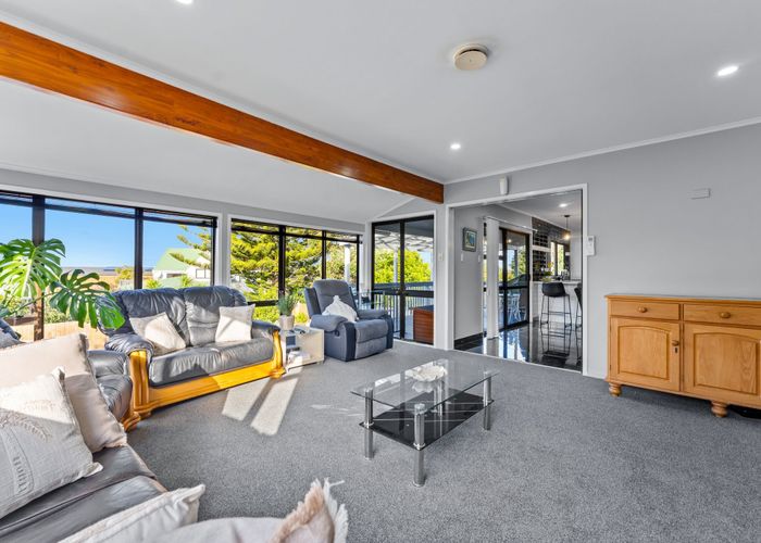  at 34 Spinnaker Drive, Te Atatu Peninsula, Waitakere City, Auckland