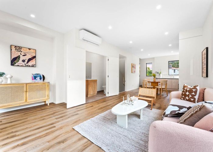  at 16E  Sheridan Drive, New Lynn, Waitakere City, Auckland