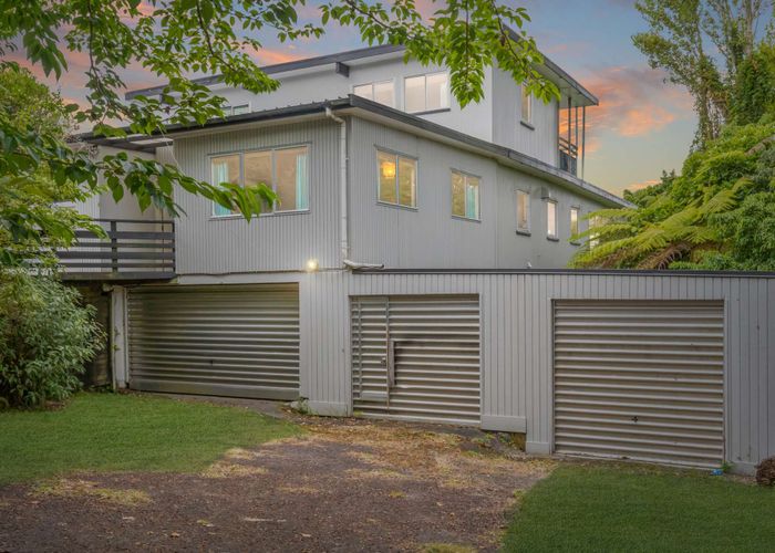  at 39 Mountain Road, Western Heights, Rotorua