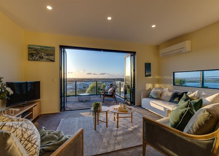  at 1/73 Te Awakura Terrace, Mount Pleasant, Christchurch