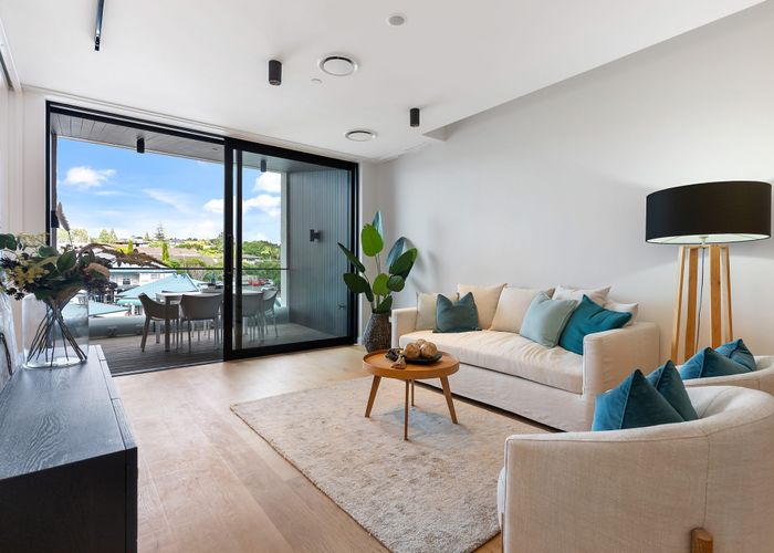  at 8/423 Beach Road, Mairangi Bay, North Shore City, Auckland