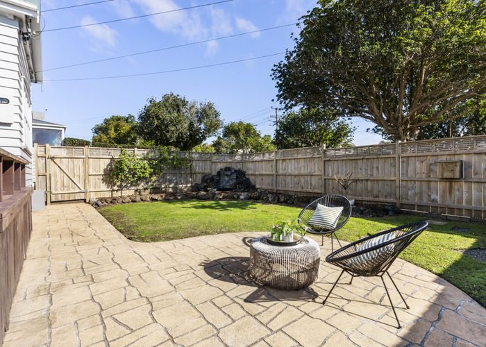  at 10 Puriri Avenue, Greenlane, Auckland