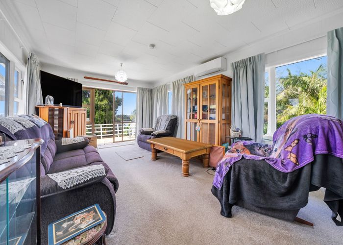  at 14 Lucas Place, Weymouth, Manukau City, Auckland