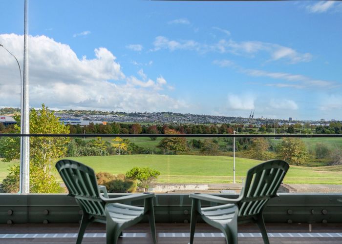  at 8/63 Kestev Drive, Flat Bush, Manukau City, Auckland