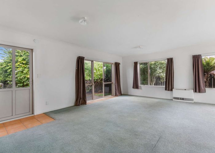  at 19 Catalina Drive, Melville, Hamilton