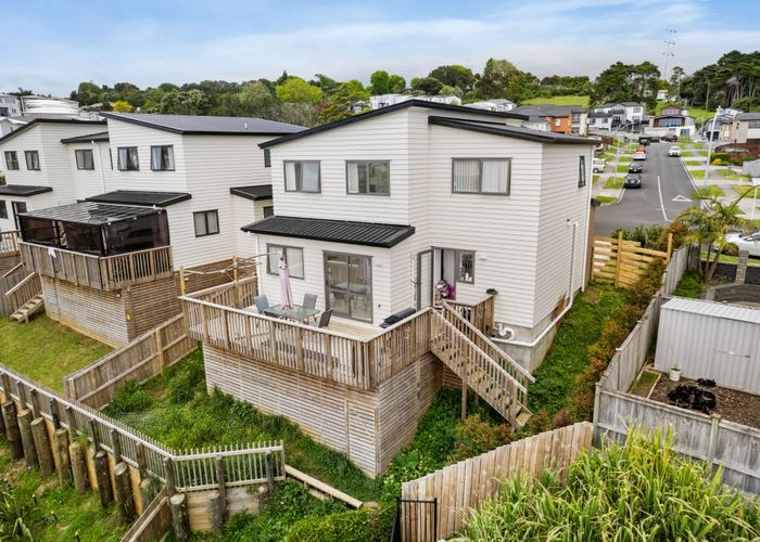  at 52 Arrowsmith Drive, Flat Bush, Auckland