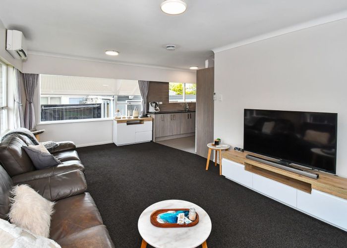  at 2/5 Ashdown Place, Pahurehure, Papakura, Auckland