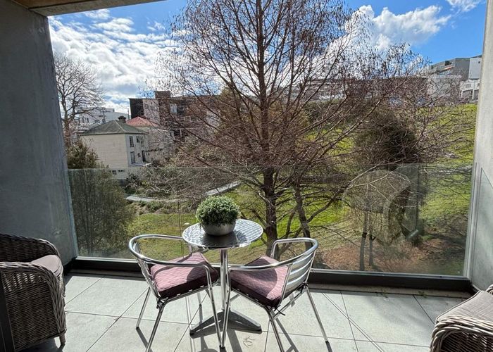  at 2F/22 Fleet Street, Eden Terrace, Auckland City, Auckland