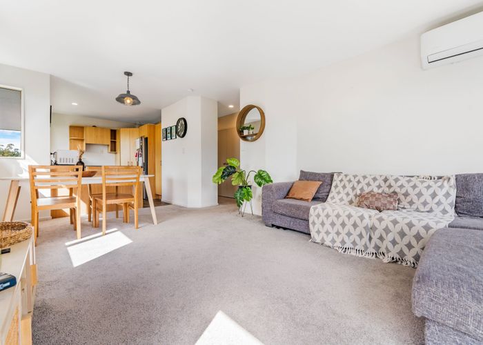 at 140 Titirangi Road, New Lynn, Auckland