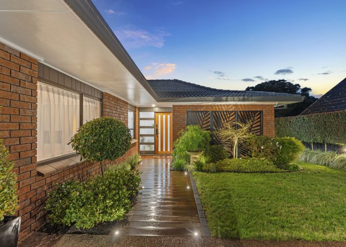  at 5 Della Place, Conifer Grove, Papakura, Auckland