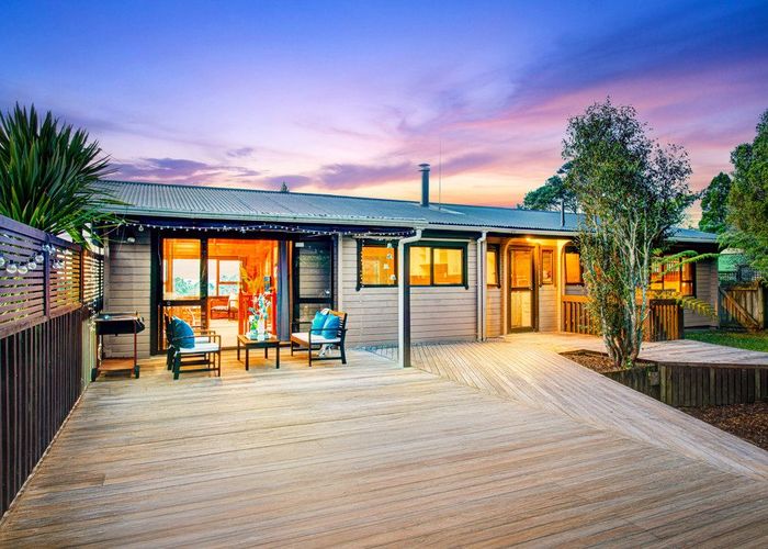  at 98 Daffodil Street, Titirangi, Waitakere City, Auckland