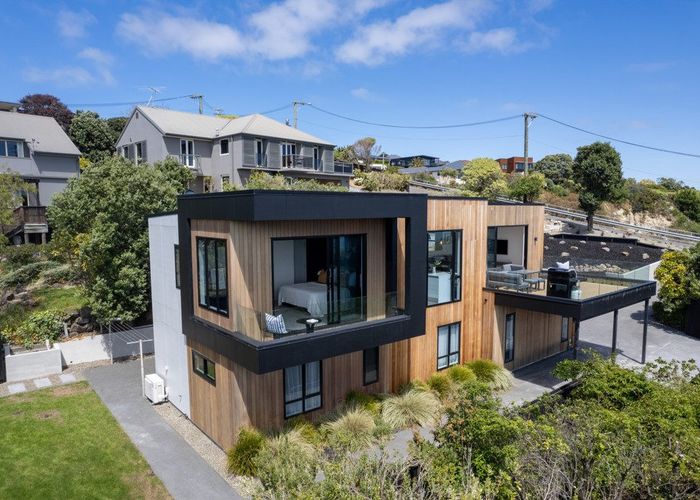  at 17 Rangatira Terrace, Mount Pleasant, Christchurch