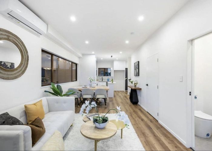  at 6/81 Vodanovich Road, Te Atatu South, Auckland