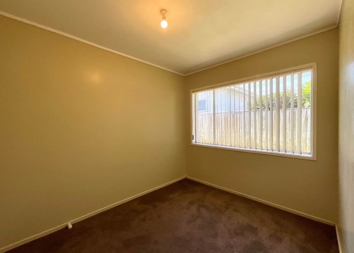  at 2/44 Muir Avenue, Mangere Bridge, Manukau City, Auckland