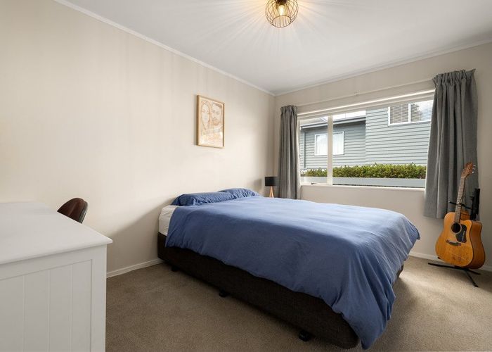  at 2/30 Howe Street, Howick, Manukau City, Auckland